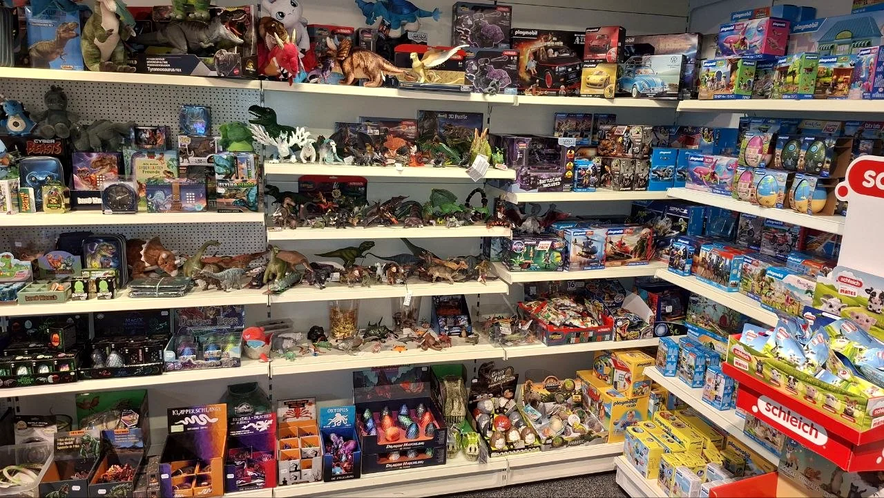 Playmobil, Dinosaurier und Spielzeug für Schulkinder